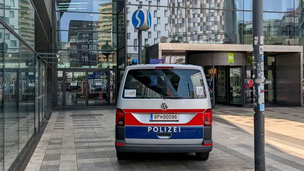 Doi dintre elevii răniți în cumplitul atac din Austria sunt ROMÂNI. Unul dintre ei a fost transportat la spital în stare critică
