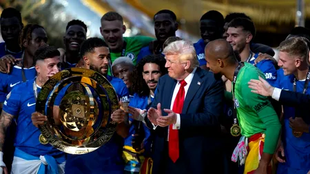 Donald Trump, HUIDUIT la finala Cupei Mondiale a Cluburilor câștigată de Chelsea în fața lui PSG. A înmânat trofeul învingătorilor