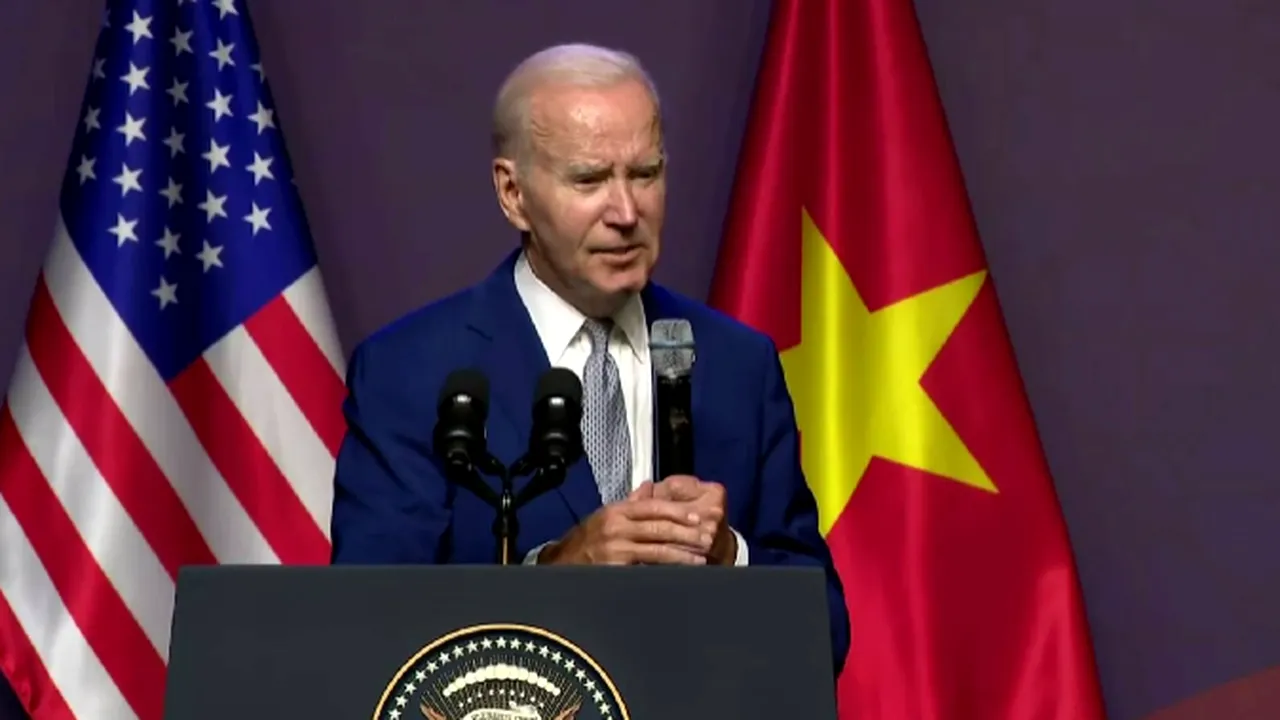 VIDEO | Probleme pentru Joe Biden. Președintele Statelor Unite şi-a pierdut firul discursului în timpul unei conferinţe la Hanoi