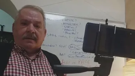 Medicul care le-a spus elevilor că SARS-COV-2 a fost creat în laborator, reacție halucinantă când a fost întrebat dacă poartă masca pe stradă!