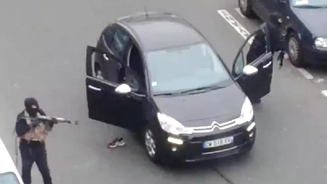 Ce au găsit polițiștii în mașina teroriștilor. EROAREA care a permis identificarea rapidă a celor trei