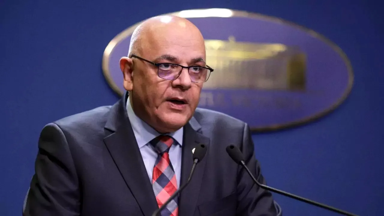 Raed Arafat, după incendiul din Pasajul Unirii: „Când vezi că mașina ia foc, nu stai și caști gura”