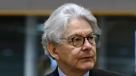 Acuzații dure din Franța. Macron spune că sancţionarea lui Thierry Breton de către SUA este o „intimidare”. CE cere „clarificări”