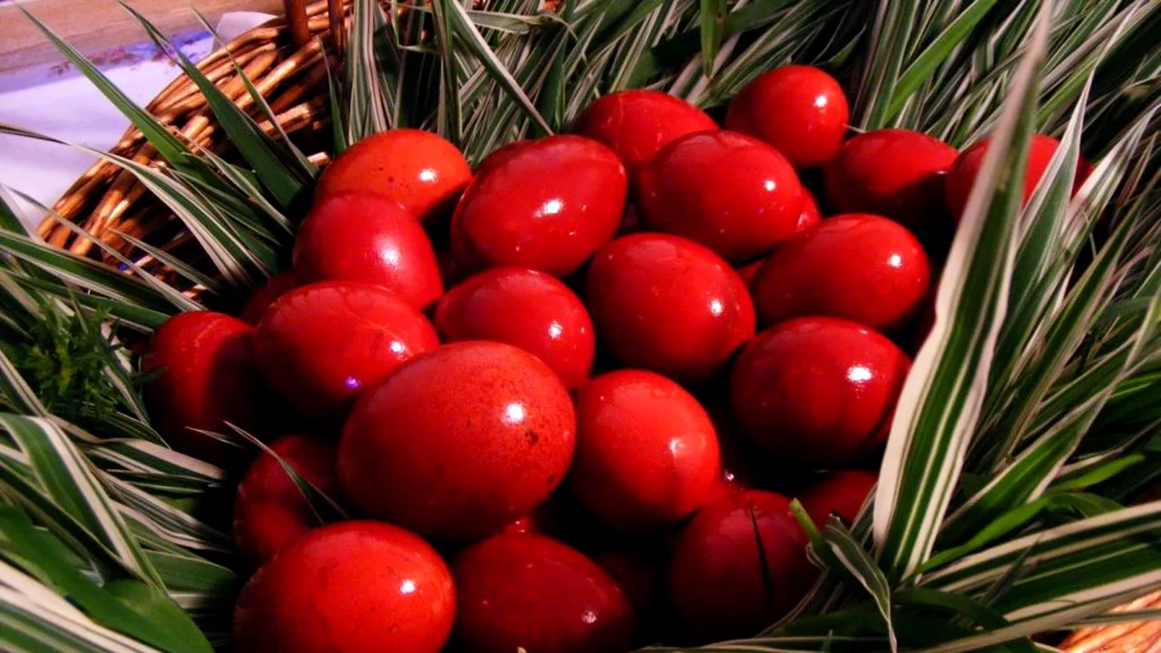 Care sunt tradițiile în Săptămâna Mare: de ce se ung balamalele cu usturoi