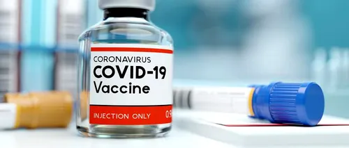 A început vaccinarea anti-COVID-19 în SUA. Primul american imunizat, o asistentă de la ATI