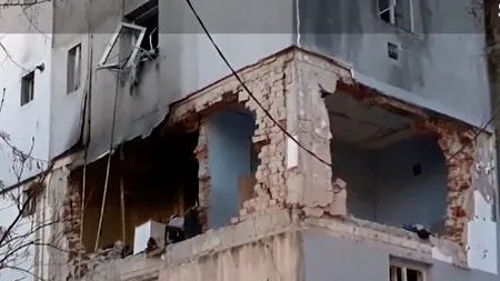Explozie puternică într-un bloc din Găești. Toți locatarii, evacuați! Care este bilanțul victimelor / GALERIE FOTO