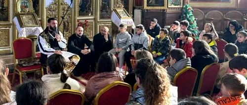 Influencerul Dorian Popa, CRITICAT după ce a fost invitat de comunitatea parohiei Vulcana Băi să dea „lecții de viață” copiilor