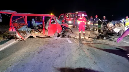 Accident GRAV în Feldioara, județul Brașov. Șapte persoane au fost rănite după impactul dintre un microbuz și un autoturism