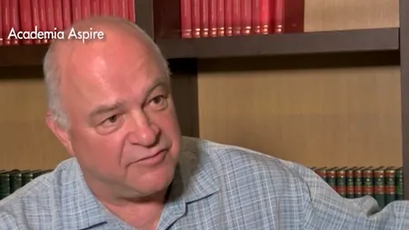 Sfatul unui profesor de la Harvard pentru tinerii din România. „Dacă îți amintești de acest lucru când trebuie să iei o decizie, atunci ești un lider