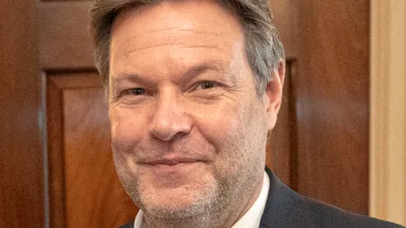 Ce a pățit MINISTRUL german al Economiei, în timp ce se întorcea cu feribotul din vacanță. „O încălcare a democrației”