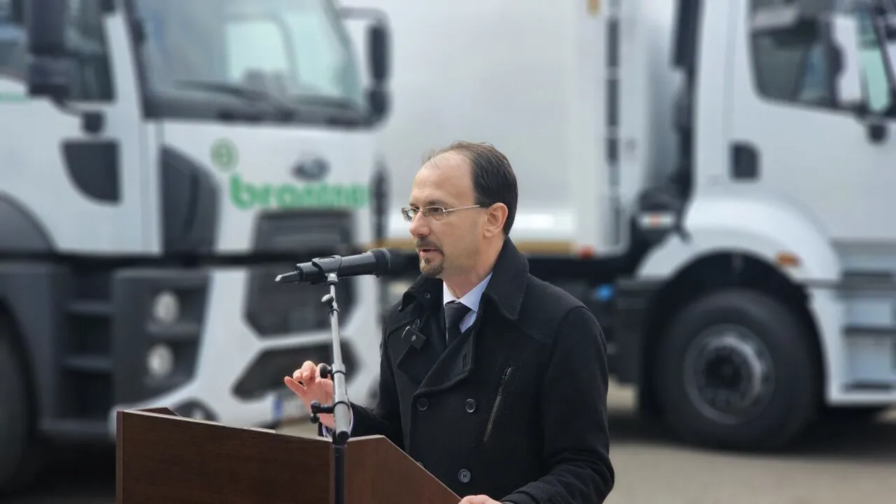 Primarul din Ploiești ATACĂ dur compania de salubritate! Directorul firmei îi răspunde: „Îl acționăm în judecată, a făcut un contract nelegal”