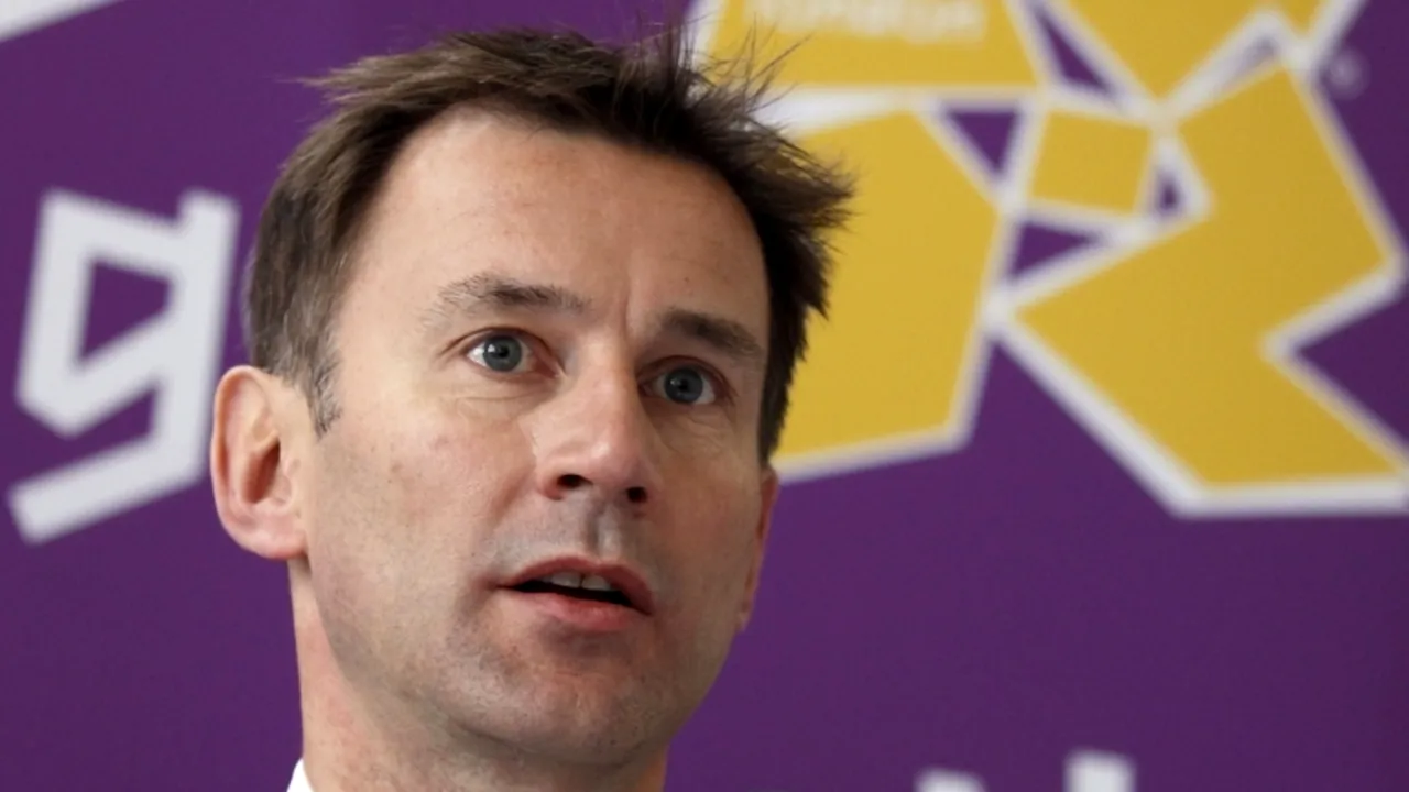 Dezvăluiri stânjenitoare privind legăturile ministrului britanic al Culturii cu trustul Murdoch