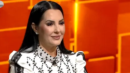 FOTO / Cu cât a fost plătită Angela Rusu ca să cânte la nunta Elenei Băsescu. ”A dat un PLIC soțului meu”