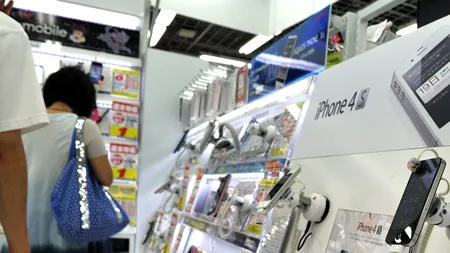 Două dintre CELE MAI BINE VÂNDUTE TELEFOANE MOBILE - printre cele mai TOXICE dispozitive