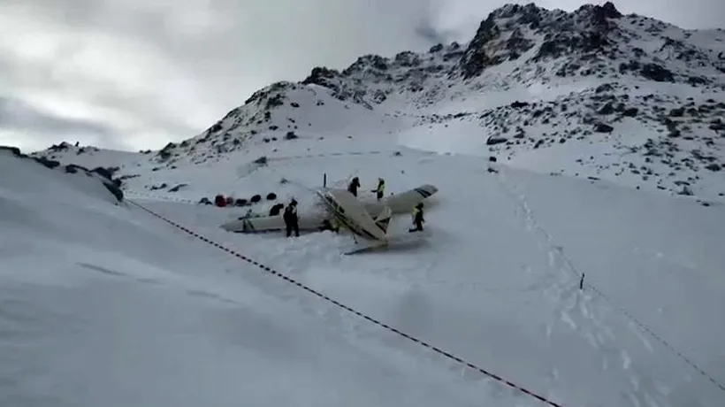 Manevra cu care o tânără pilot de 22 de ani a aterizat un avion în vârf de munte, la peste 2000 de metri