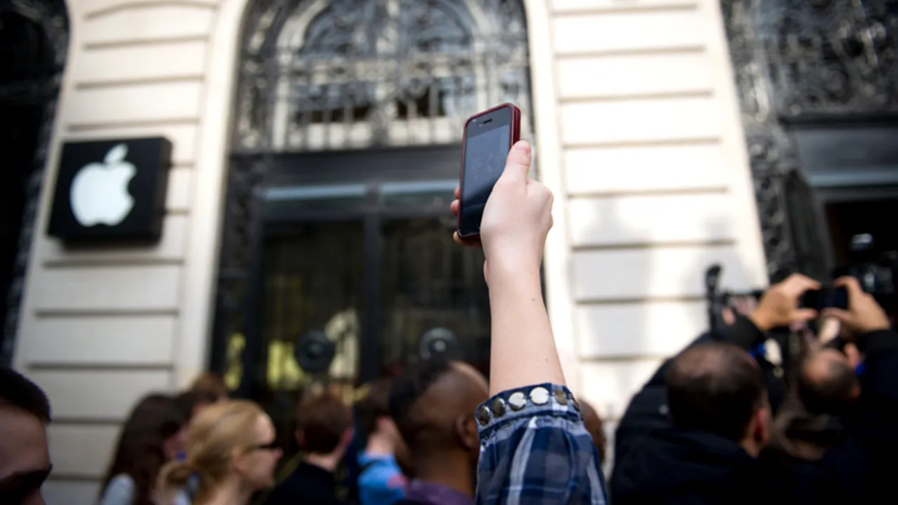 iPHONE 5 ar putea face pentru SUA ceea ce Congresul, Rezerva Federală și Casa Albă nu au reușit