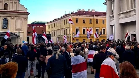 Sute de persoane au protestat la Minsk față de planul Rusiei de a înființa o bază aeriană în Belarus
