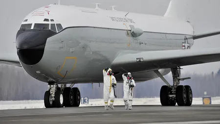 Acesta este avionul trimis de SUA pentru a-i monitoriza pe ruși, după o descoperire alarmantă în Europa de Est