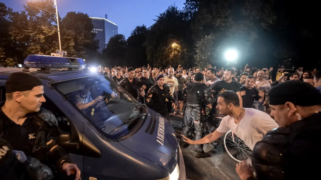 Proiect al Guvernului care prevede amenzi majorate pentru refuzul legitimării, adoptat tacit