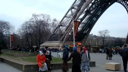 Peste o sută de romi au protestat la Paris: „E frig. Unde să mergem cu copiii?