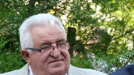 A murit primul 