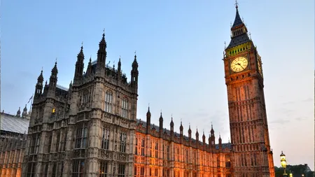 Parlamentar britanic, arestat pentru viol. Acuzațiile au fost lansate de o fostă angajată a Parlamentului, care spune că a ajuns la spital după ce a fost violată