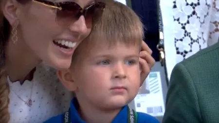 DJOKOVIC și-a adus băiețelul să-l vadă cum ridică trofeul de Grand Slam de la WIMBLEDON