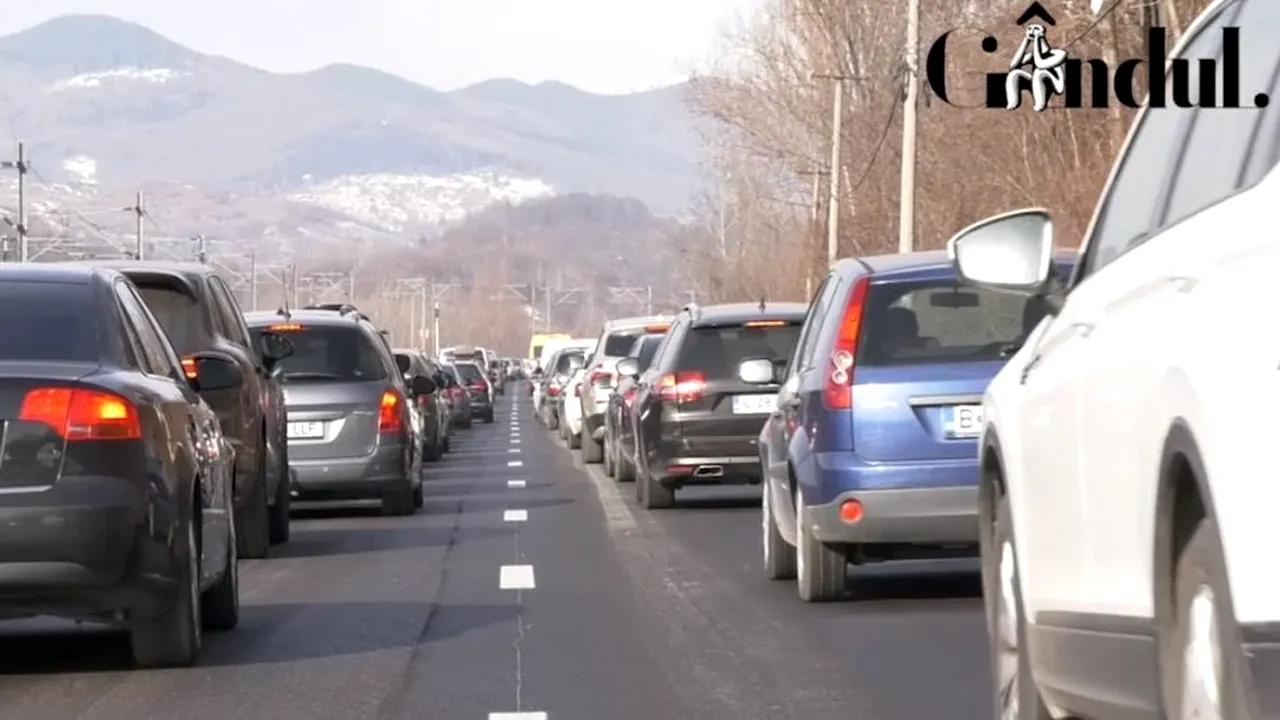 Trafic infernal pe DN1 între Ploiești și Brașov: Românii au luat cu „asalt” stațiunile montane - IMAGINI EXCLUSIVE
