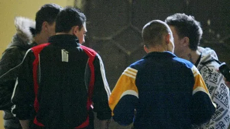 Doi tineri din Sibiu au fost arestați pentru că au racolat trei băieți minori, pe care i-au violat și i-au pozat