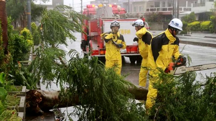 Taifunul Goni a ajuns în Japonia. Mii de persoane au fost evacuate