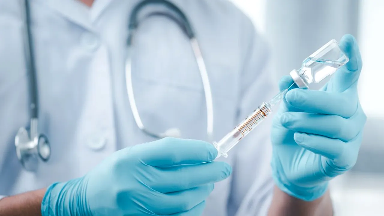 Autorităţile din Prahova caută personal medical pentru centrele de vaccinare