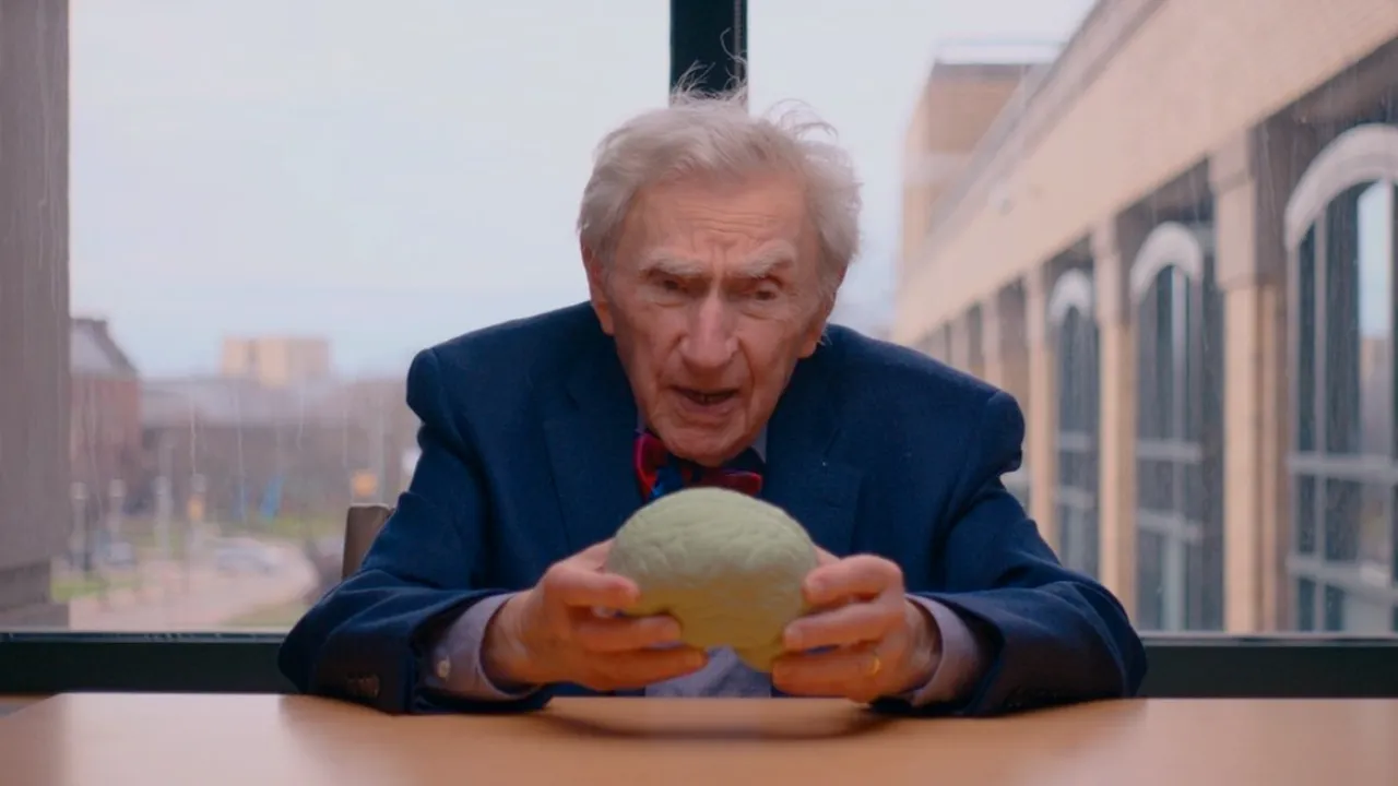 Are 101 ani și continuă să practice medicina! Sfaturi pentru o viață sănătoasă de la cel mai bătrân medic din lume