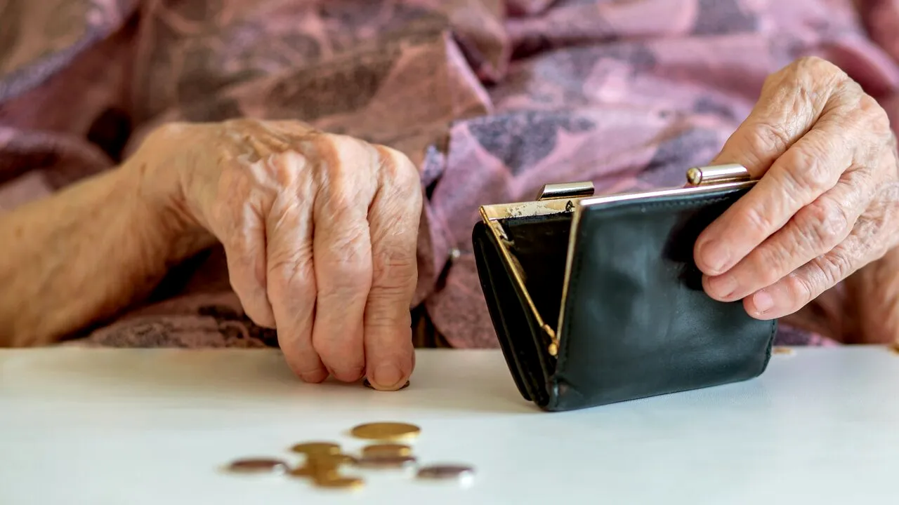 O bătrână a decis să îl ierte pe bărbatul care a jefuit-o. Ce a urmat, depășește orice imaginație