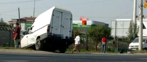 O Dacie papuc cu 10 persoane la bord s-a răsturnat în jud. Brăila