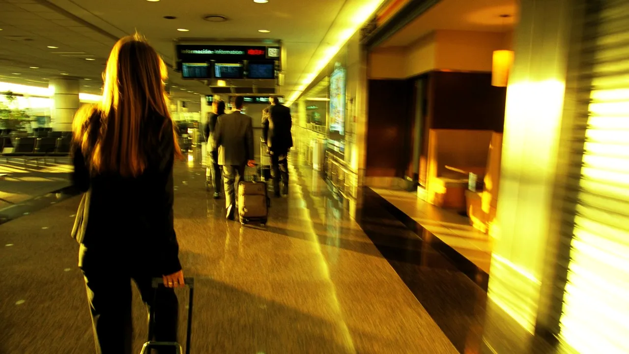 Experiența umilitoare trăită de un cuplu de turiști ROMÂNI care plănuiau o vacanță în Mexic: Suntem tratați ca niște infractori