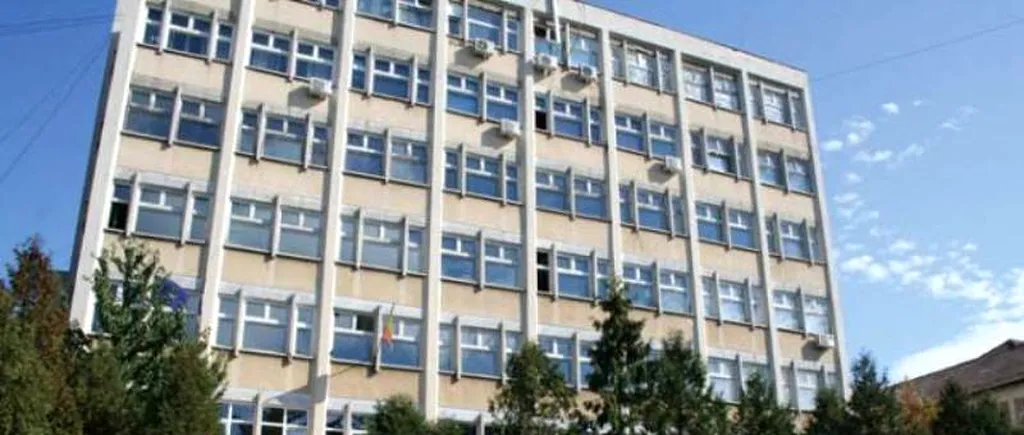 Percheziții în 8 județe la Universitatea Vasile Goldiș, într-un dosar privind diplome false