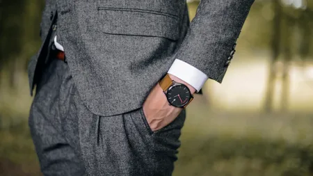 Ireal! Un tânăr român s-a dat drept fiul unui magnat al petrolului și a înșelat diferite companii din Italia