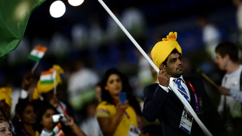 JOCURILE OLIMPICE 2012 LONDRA. India a depus plângere după ce o necunoscută a defilat alături de portdrapelul Sushil Kumar