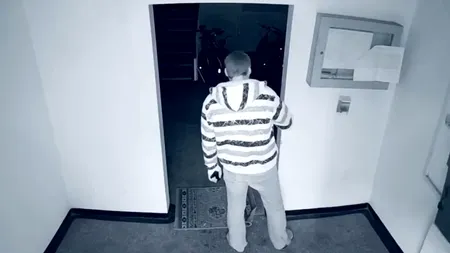 GÂNDUL LIVE. Un sucevean și-a însușit dezinfectantul din scara blocului. Ce sancțiuni riscă bărbatul. Răspunsul lui Dan Antonescu, expert criminolog