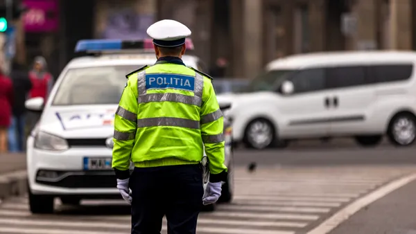 Modificări noi la Codul Rutier. Urmează să apară permisul de conducere „digital”, proprietarul va fi sancționat pentru parcare neregulamentară