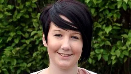 Din cauza unei boli rare, o adolescentă de 17 ani se hrănește prin inimă