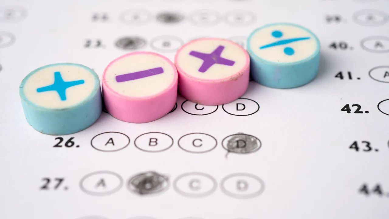 Ecuația matematică, devenită VIRALĂ pe social-media: 