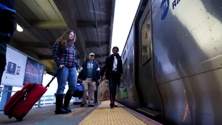 URAGANUL SANDY. Circulația tuturor mijloacelor de transport în comun din New York, oprită în așteptarea uraganului