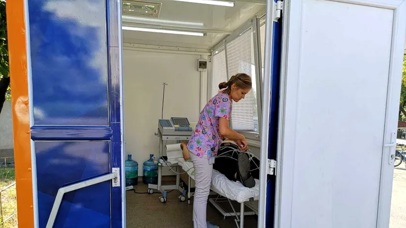 „Clujul sănătos: Zeci de vârstnici au fost consultați gratuit, în aer liber, de medicii spitalului municipal - FOTO