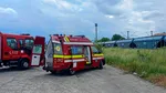 Doi copii s-au urcat pe un vagon de tren staționat în Gara din Târgu-Neamț. Unul dintre ei, în vârstă de 12 ani, a fost electrocutat