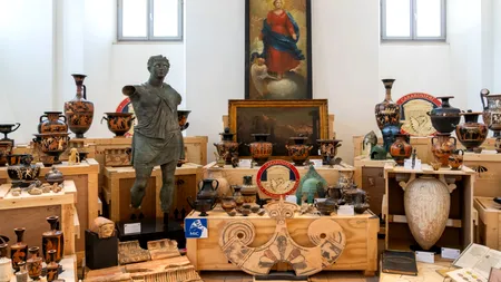 SUA restituie Italiei și Libiei artefacte istorice furate de traficanți. Unele datează de 2500 ani