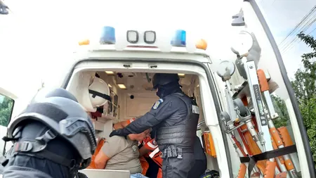 VIDEO | Femeie din județul Giurgiu, atacată de fostul soț cu un cuțit. Bărbatul, care avea ordin de protecție, amenința cu sinuciderea dacă este oprit