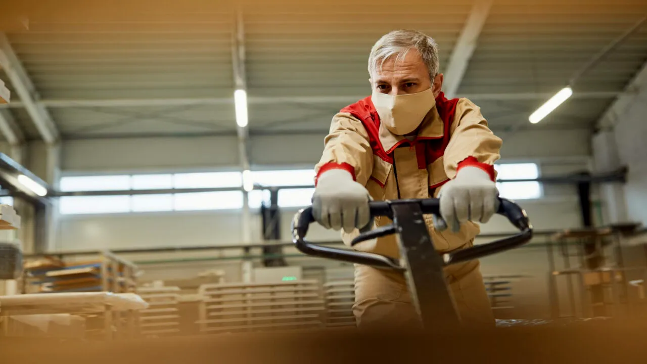 Van Hessen se retrage din România. Patru ani de pierderi și datorii mari au împins gigantul olandez spre 