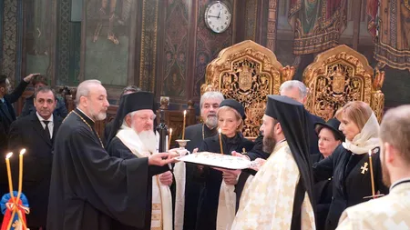 FOTO | Familia Regală, detalii despre parastasul oficiat la împlinirea a cinci ani de la moartea Regelui Mihai. Cine a participat la slujba de pomenire