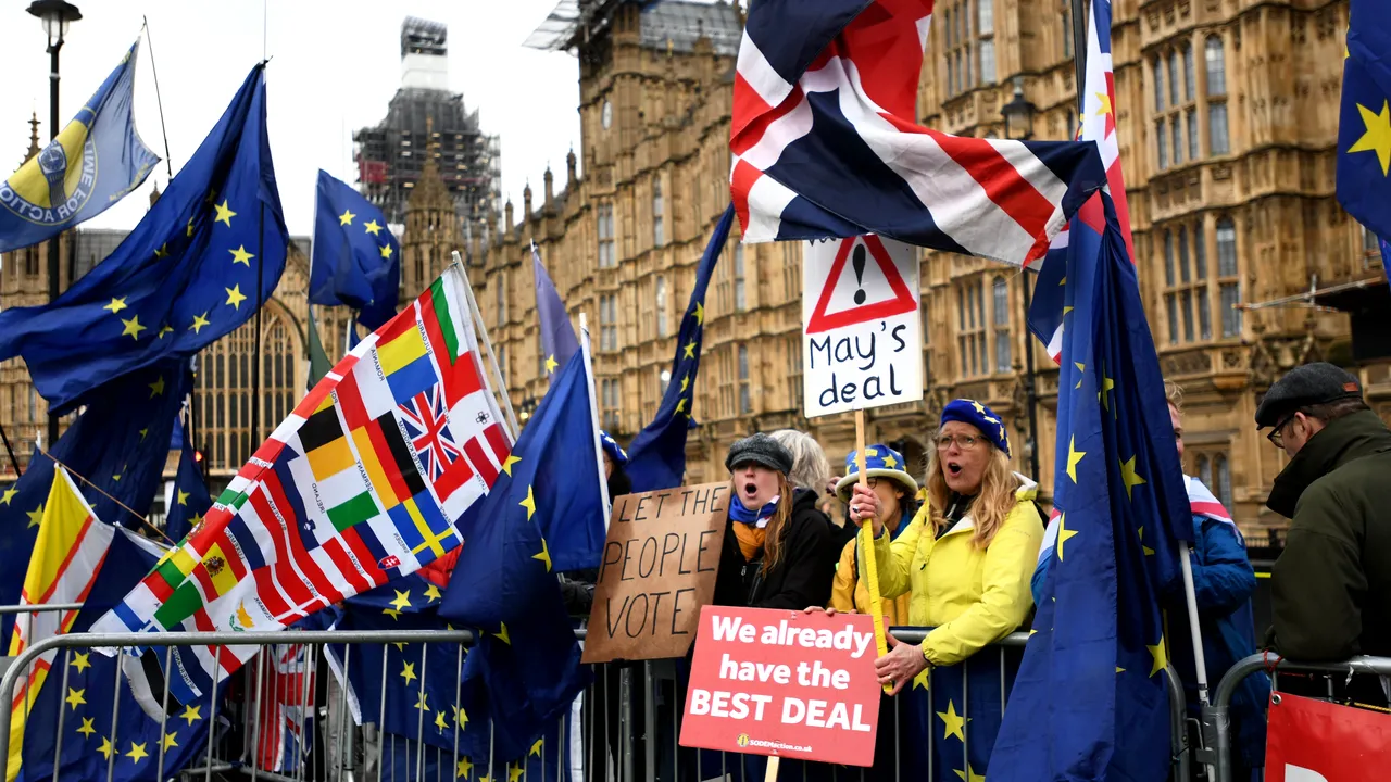 Încă un OBSTACOL în calea ieșirii Marii Britanii din UE. Franța și Italia ar putea bloca amânarea BREXIT